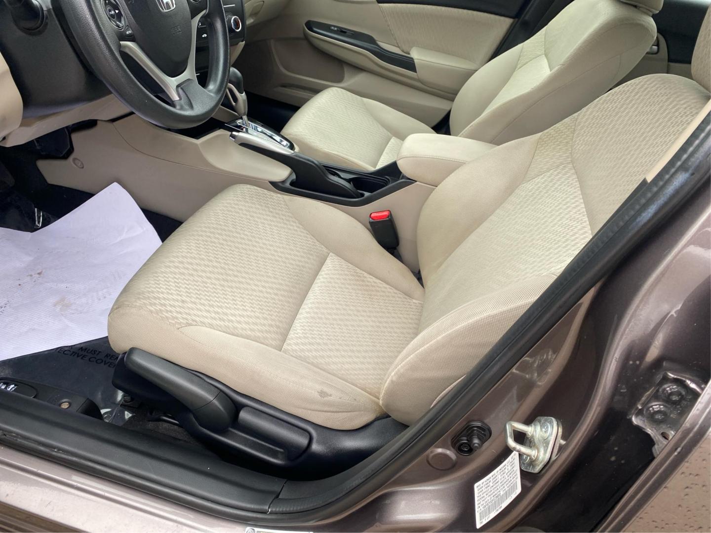 2015 GRAY HONDA CIVIC LX (19XFB2F53FE) with an 1.8L engine, Continuously Variable transmission, located at 908 SE 14th Street, Des Moines, IA, 50317, (515) 281-0330, 41.580303, -93.597046 - Photo#8