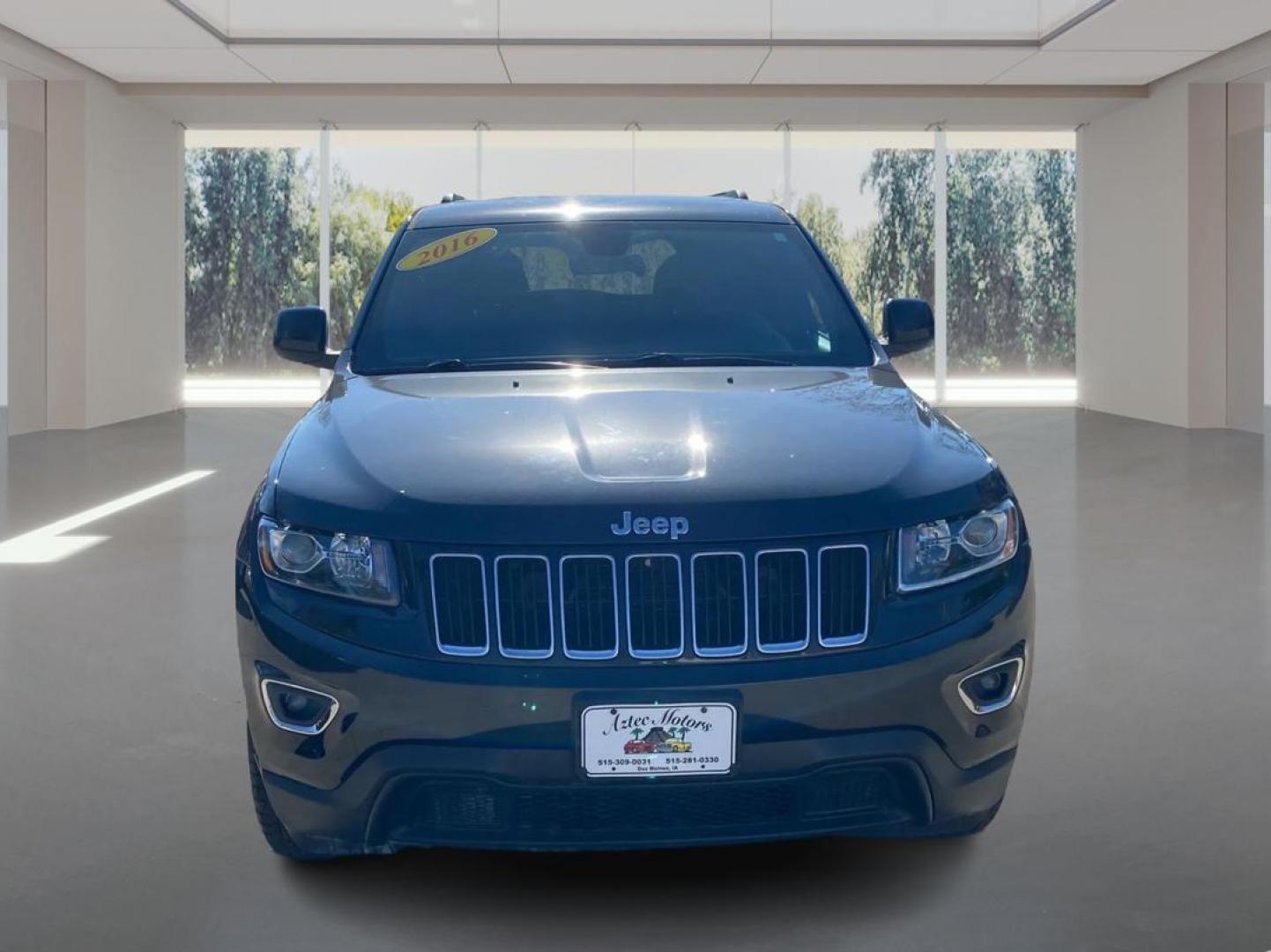 2016 BLACK JEEP GRAND CHEROKEE LAREDO (1C4RJFAG3GC) with an 3.6L engine, Automatic transmission, located at 908 SE 14th Street, Des Moines, IA, 50317, (515) 281-0330, 41.580303, -93.597046 - Photo#6
