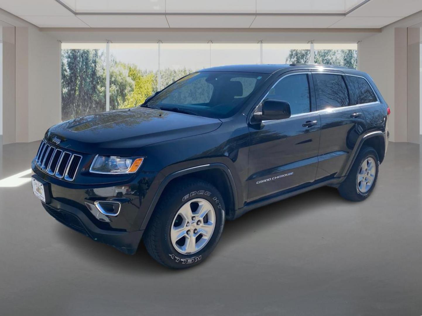 2016 BLACK JEEP GRAND CHEROKEE LAREDO (1C4RJFAG3GC) with an 3.6L engine, Automatic transmission, located at 908 SE 14th Street, Des Moines, IA, 50317, (515) 281-0330, 41.580303, -93.597046 - Photo#7