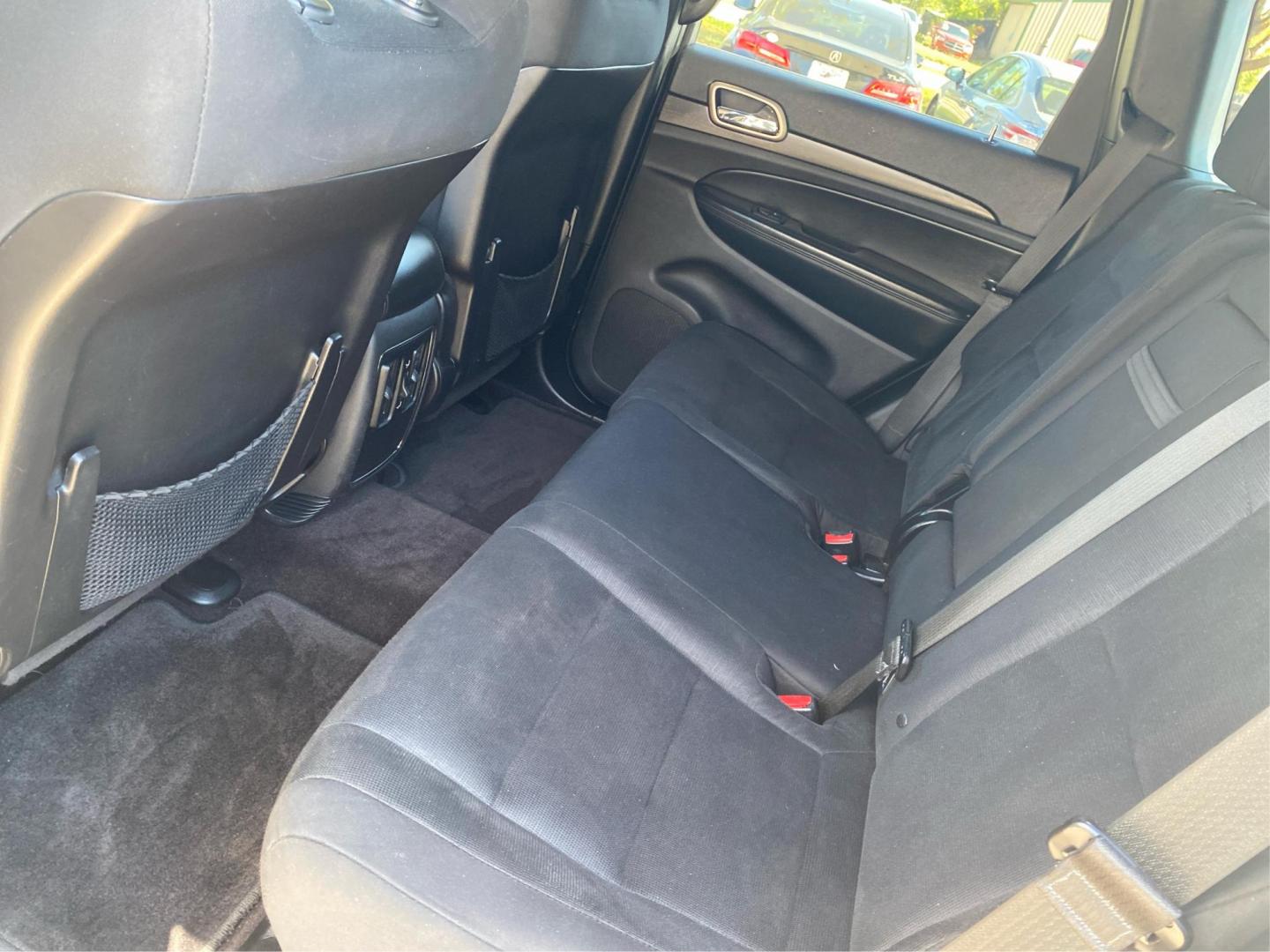 2016 BLACK JEEP GRAND CHEROKEE LAREDO (1C4RJFAG3GC) with an 3.6L engine, Automatic transmission, located at 908 SE 14th Street, Des Moines, IA, 50317, (515) 281-0330, 41.580303, -93.597046 - Photo#9