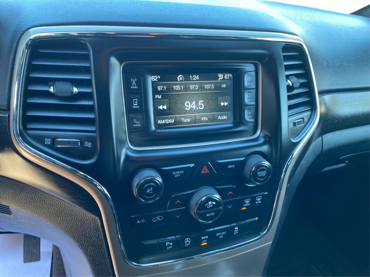 2016 BLACK JEEP GRAND CHEROKEE LAREDO (1C4RJFAG3GC) with an 3.6L engine, Automatic transmission, located at 908 SE 14th Street, Des Moines, IA, 50317, (515) 281-0330, 41.580303, -93.597046 - Photo#13