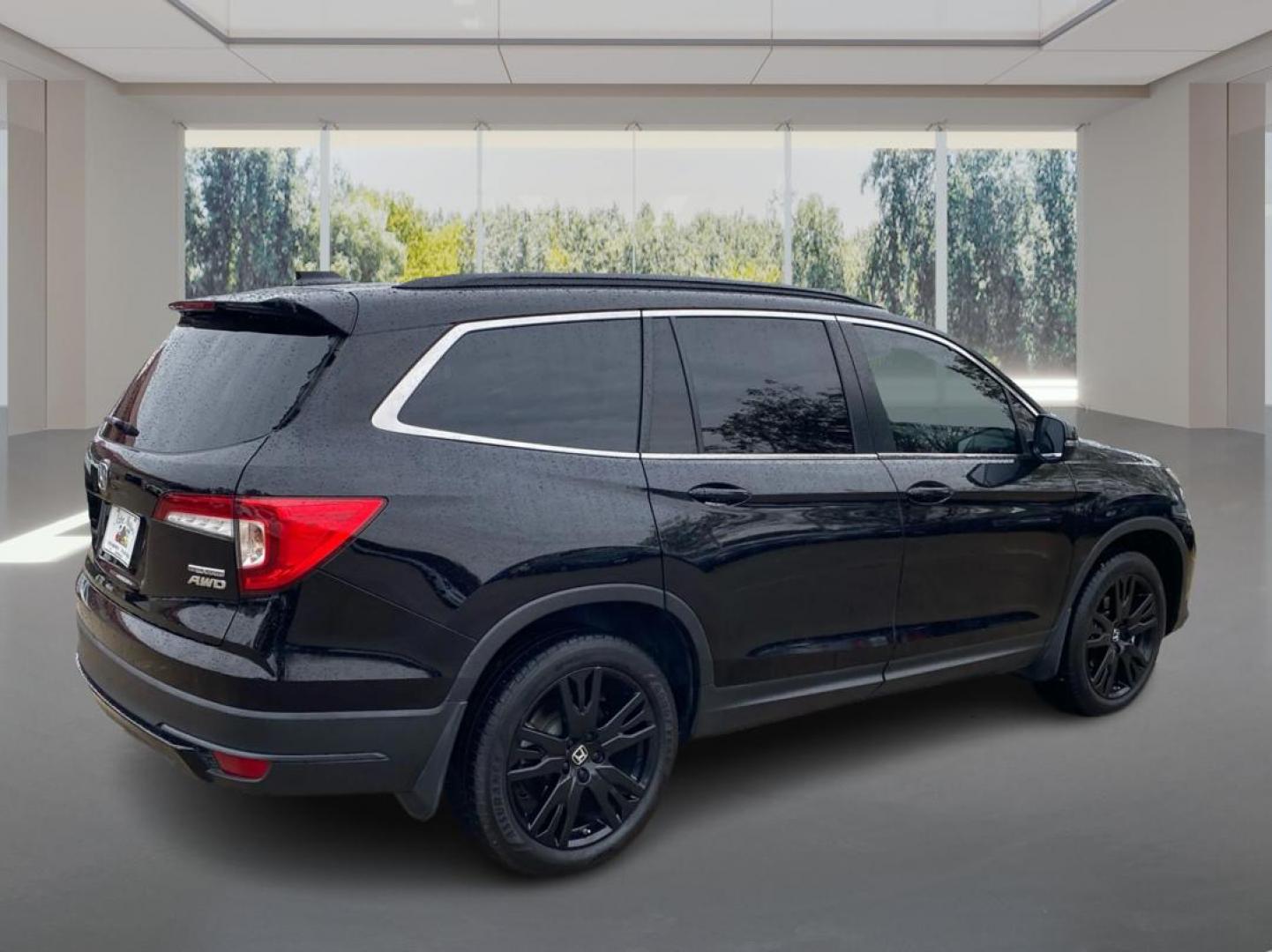 2022 BLACK HONDA PILOT SE (5FNYF6H23NB) with an 3.5L engine, Automatic transmission, located at 908 SE 14th Street, Des Moines, IA, 50317, (515) 281-0330, 41.580303, -93.597046 - Photo#2