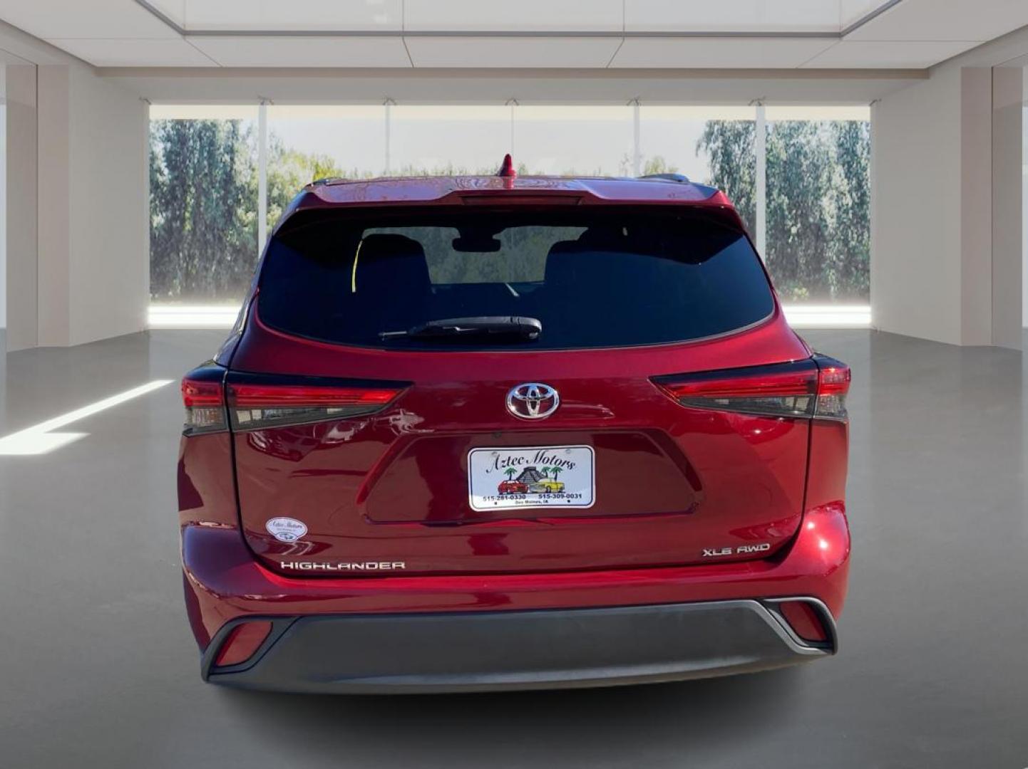 2021 RED TOYOTA HIGHLANDER XLE (5TDGZRBHXMS) with an 3.5L engine, Automatic transmission, located at 908 SE 14th Street, Des Moines, IA, 50317, (515) 281-0330, 41.580303, -93.597046 - Photo#3