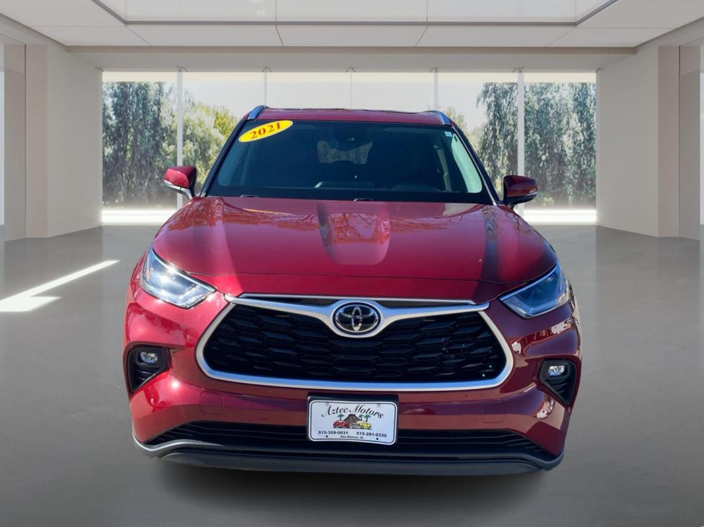 2021 RED TOYOTA HIGHLANDER XLE (5TDGZRBHXMS) with an 3.5L engine, Automatic transmission, located at 908 SE 14th Street, Des Moines, IA, 50317, (515) 281-0330, 41.580303, -93.597046 - Photo#6