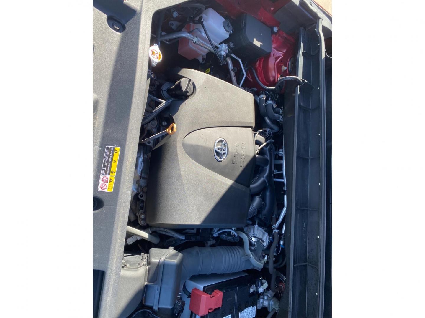 2021 RED TOYOTA HIGHLANDER XLE (5TDGZRBHXMS) with an 3.5L engine, Automatic transmission, located at 908 SE 14th Street, Des Moines, IA, 50317, (515) 281-0330, 41.580303, -93.597046 - Photo#10