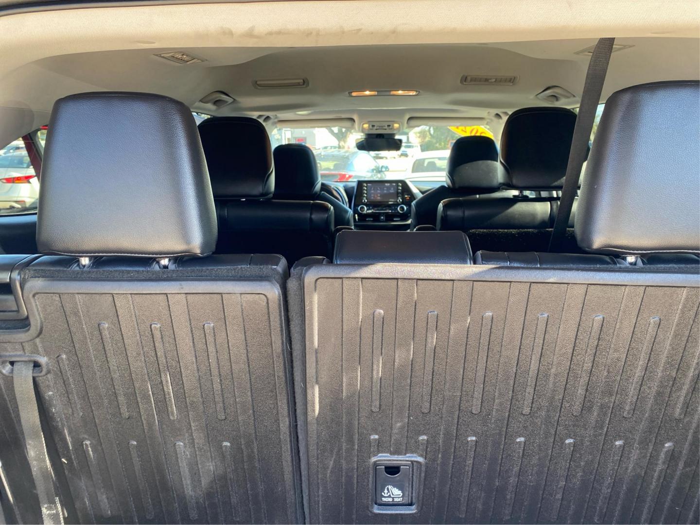 2021 RED TOYOTA HIGHLANDER XLE (5TDGZRBHXMS) with an 3.5L engine, Automatic transmission, located at 908 SE 14th Street, Des Moines, IA, 50317, (515) 281-0330, 41.580303, -93.597046 - Photo#12