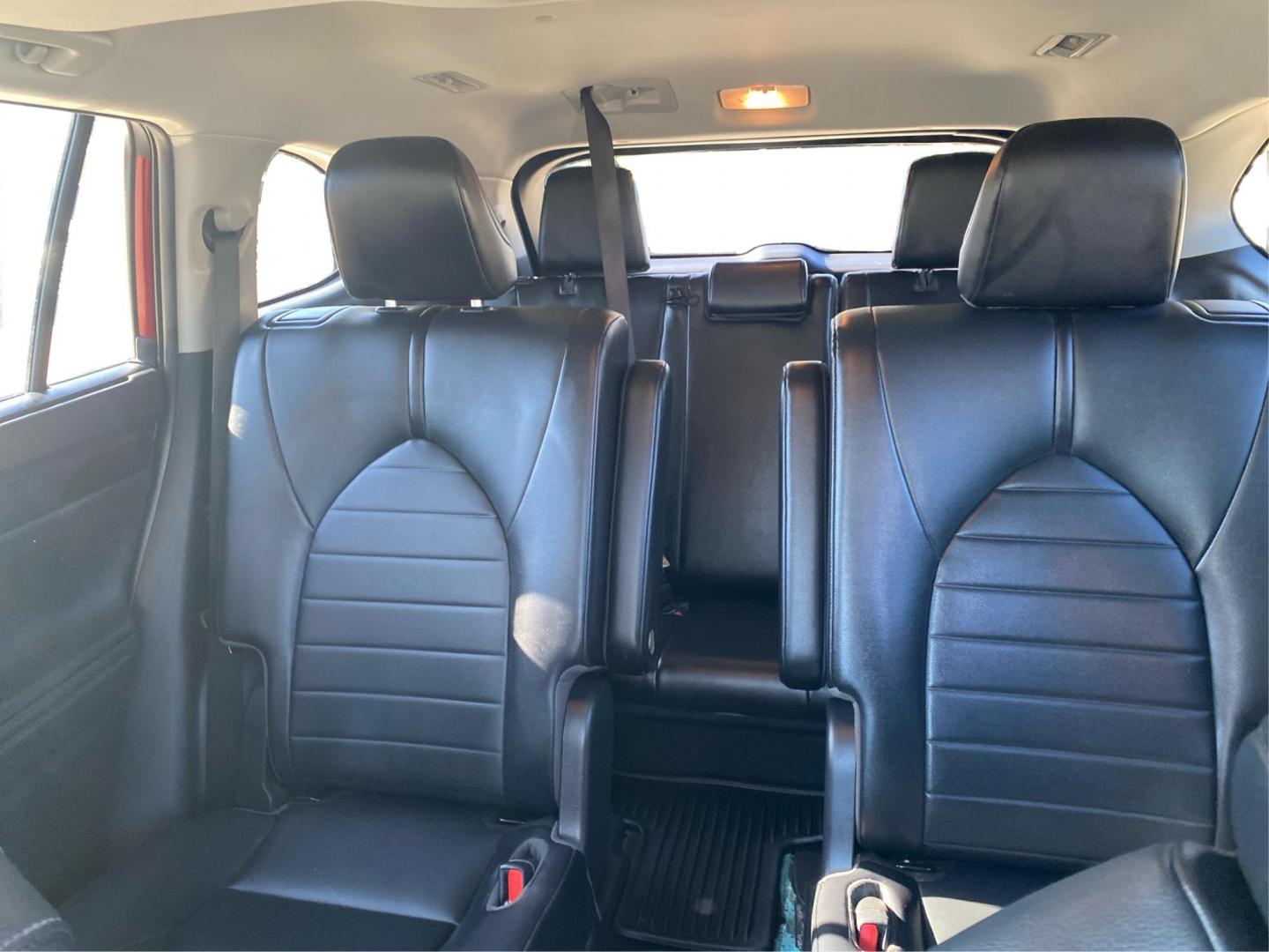 2021 RED TOYOTA HIGHLANDER XLE (5TDGZRBHXMS) with an 3.5L engine, Automatic transmission, located at 908 SE 14th Street, Des Moines, IA, 50317, (515) 281-0330, 41.580303, -93.597046 - Photo#14