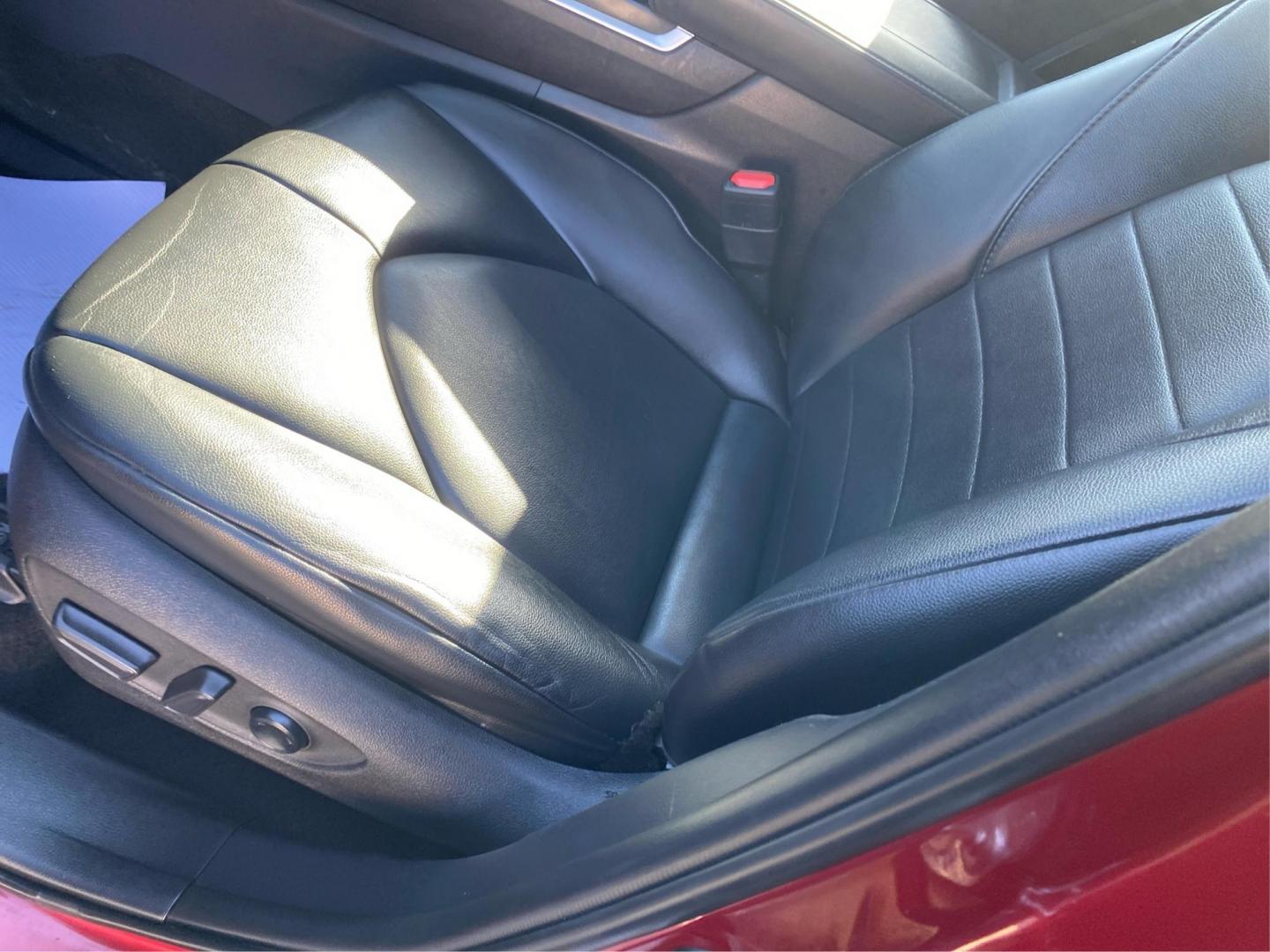 2021 RED TOYOTA HIGHLANDER XLE (5TDGZRBHXMS) with an 3.5L engine, Automatic transmission, located at 908 SE 14th Street, Des Moines, IA, 50317, (515) 281-0330, 41.580303, -93.597046 - Photo#18