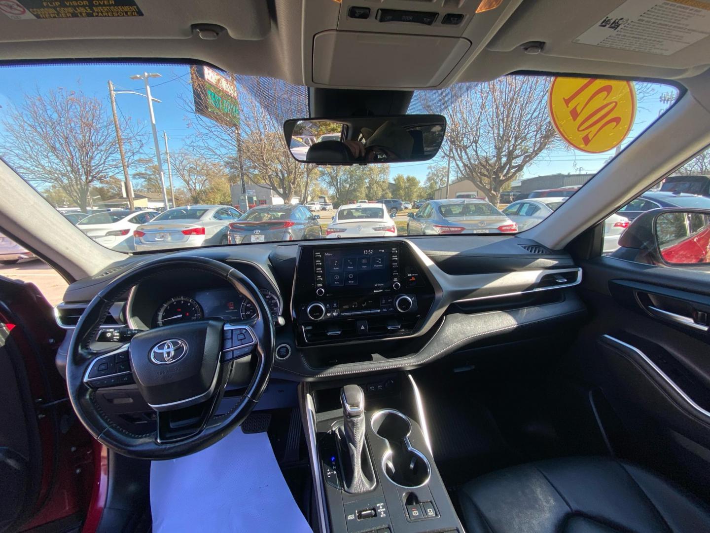 2021 RED TOYOTA HIGHLANDER XLE (5TDGZRBHXMS) with an 3.5L engine, Automatic transmission, located at 908 SE 14th Street, Des Moines, IA, 50317, (515) 281-0330, 41.580303, -93.597046 - Photo#21