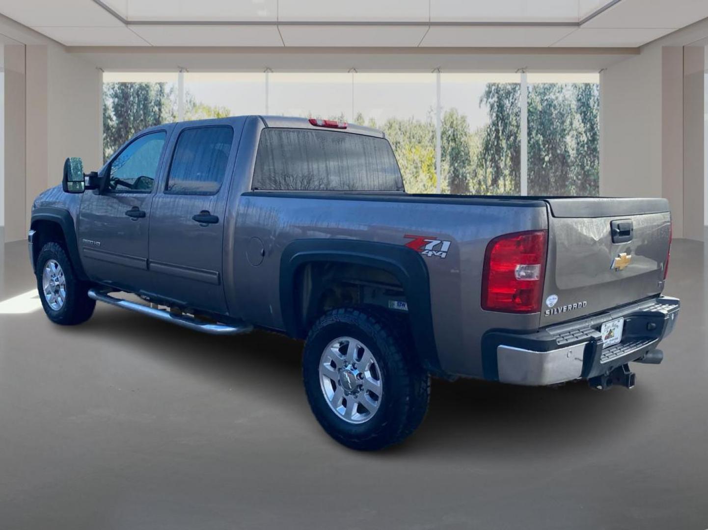 2013 TAN CHEVROLET SILVERADO 2500 HEAVY DUTY LT (1GC1KXC87DF) with an 6.6L engine, Automatic transmission, located at 908 SE 14th Street, Des Moines, IA, 50317, (515) 281-0330, 41.580303, -93.597046 - Photo#4