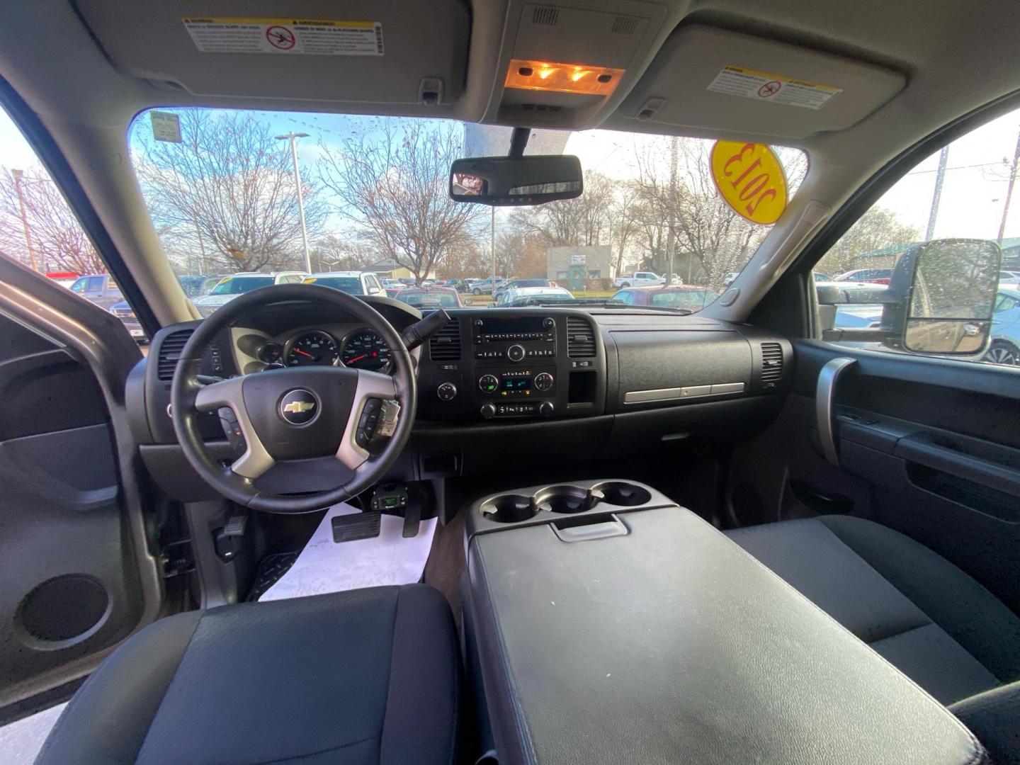 2013 TAN CHEVROLET SILVERADO 2500 HEAVY DUTY LT (1GC1KXC87DF) with an 6.6L engine, Automatic transmission, located at 908 SE 14th Street, Des Moines, IA, 50317, (515) 281-0330, 41.580303, -93.597046 - Photo#19