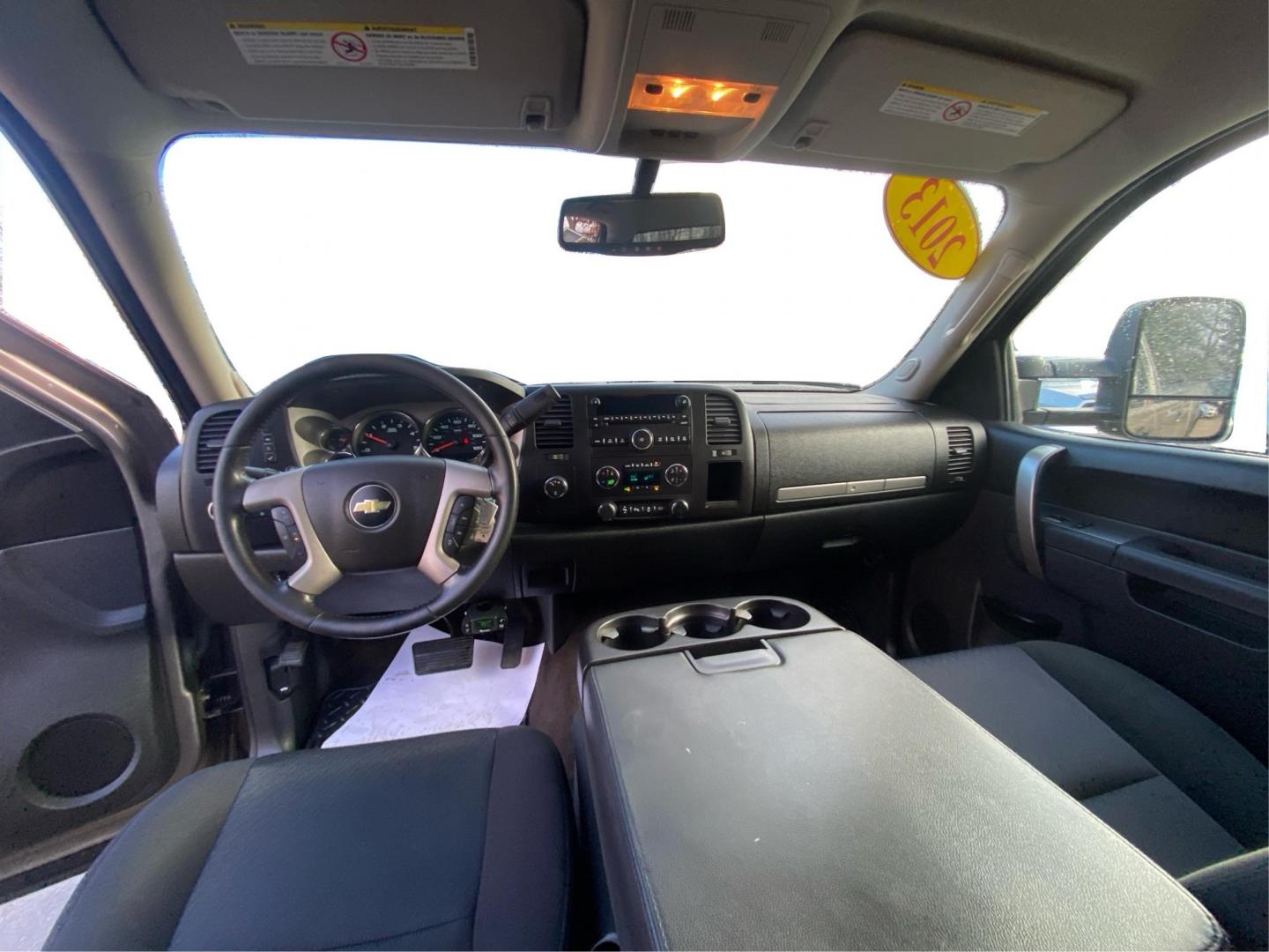 2013 TAN CHEVROLET SILVERADO 2500 HEAVY DUTY LT (1GC1KXC87DF) with an 6.6L engine, Automatic transmission, located at 908 SE 14th Street, Des Moines, IA, 50317, (515) 281-0330, 41.580303, -93.597046 - Photo#20