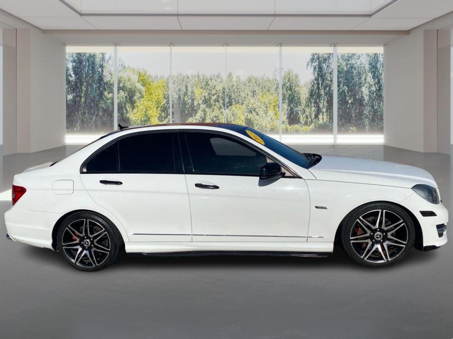 2013 WHITE MERCEDES-BENZ C-CLASS C300 4MATIC (WDDGF8AB5DA) with an 3.5L engine, Automatic transmission, located at 908 SE 14th Street, Des Moines, IA, 50317, (515) 281-0330, 41.580303, -93.597046 - Photo#1