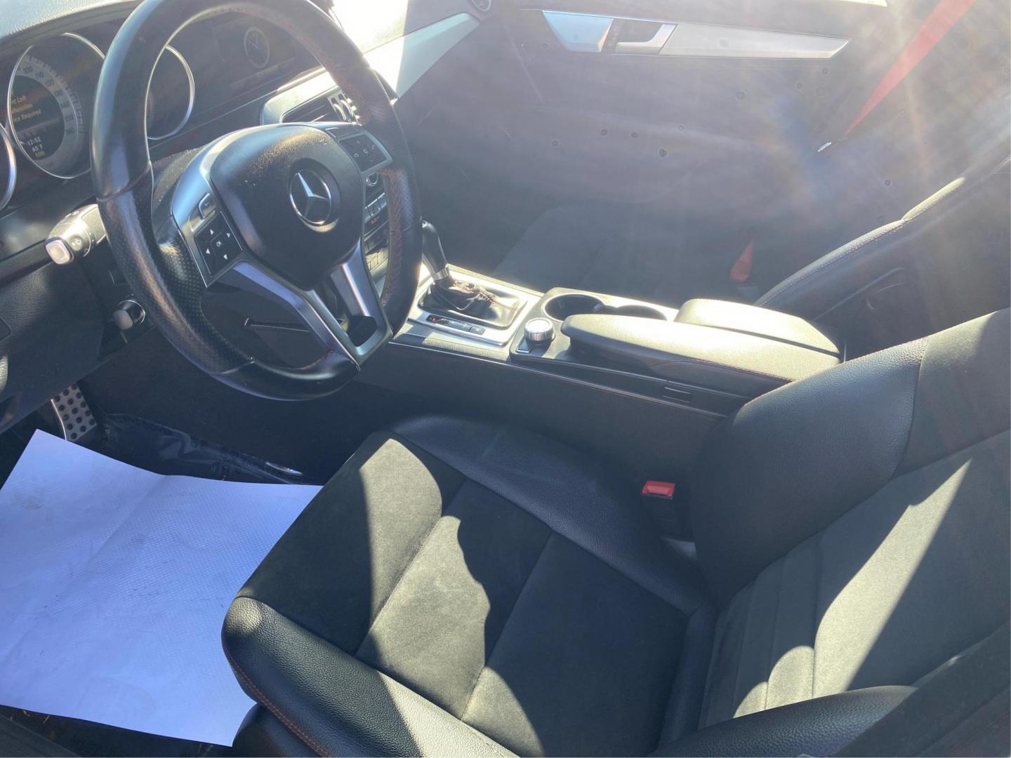 2013 WHITE MERCEDES-BENZ C-CLASS C300 4MATIC (WDDGF8AB5DA) with an 3.5L engine, Automatic transmission, located at 908 SE 14th Street, Des Moines, IA, 50317, (515) 281-0330, 41.580303, -93.597046 - Photo#8