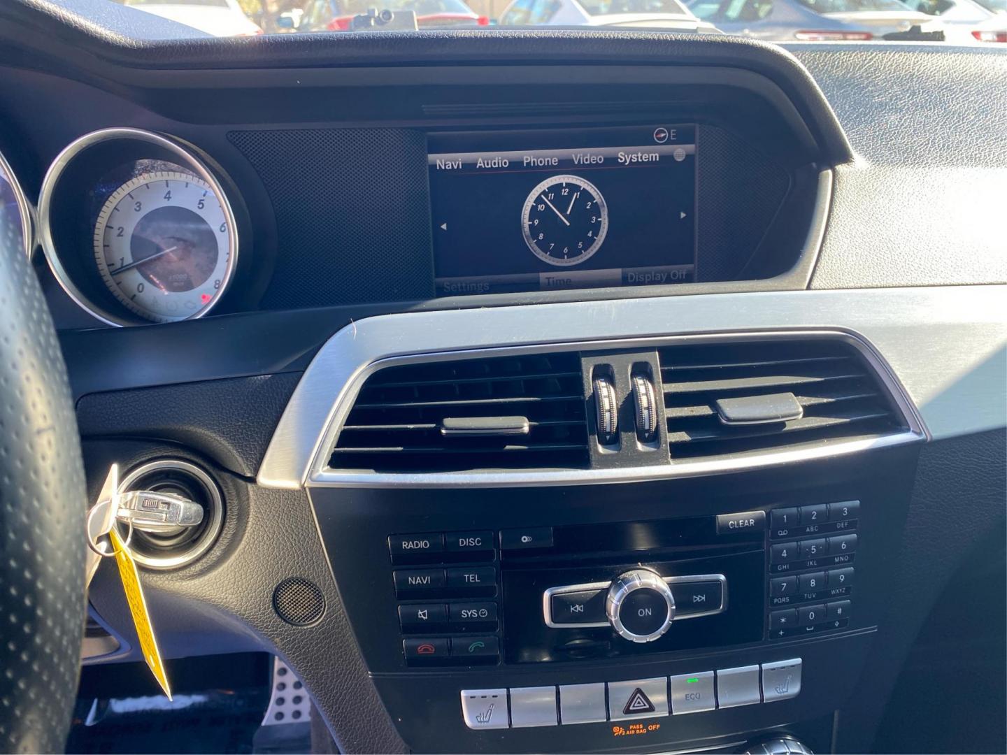 2013 WHITE MERCEDES-BENZ C-CLASS C300 4MATIC (WDDGF8AB5DA) with an 3.5L engine, Automatic transmission, located at 908 SE 14th Street, Des Moines, IA, 50317, (515) 281-0330, 41.580303, -93.597046 - Photo#13