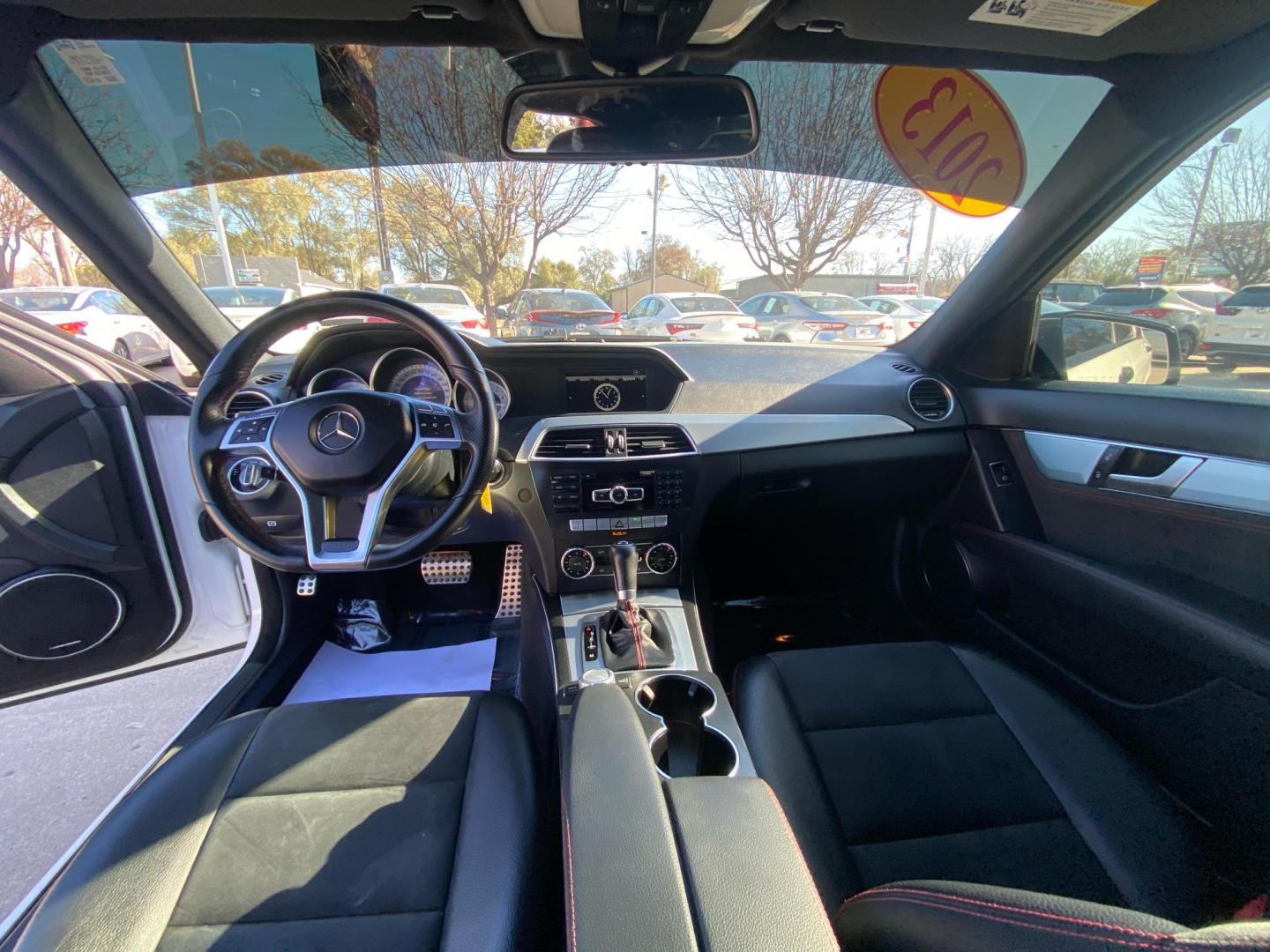 2013 WHITE MERCEDES-BENZ C-CLASS C300 4MATIC (WDDGF8AB5DA) with an 3.5L engine, Automatic transmission, located at 908 SE 14th Street, Des Moines, IA, 50317, (515) 281-0330, 41.580303, -93.597046 - Photo#21