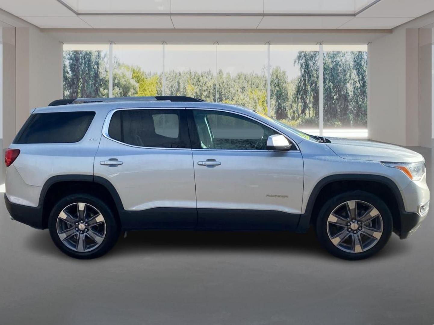 2019 SILVER GMC ACADIA SLT-2 (1GKKNNLS5KZ) with an 3.6L engine, Automatic transmission, located at 908 SE 14th Street, Des Moines, IA, 50317, (515) 281-0330, 41.580303, -93.597046 - Photo#1