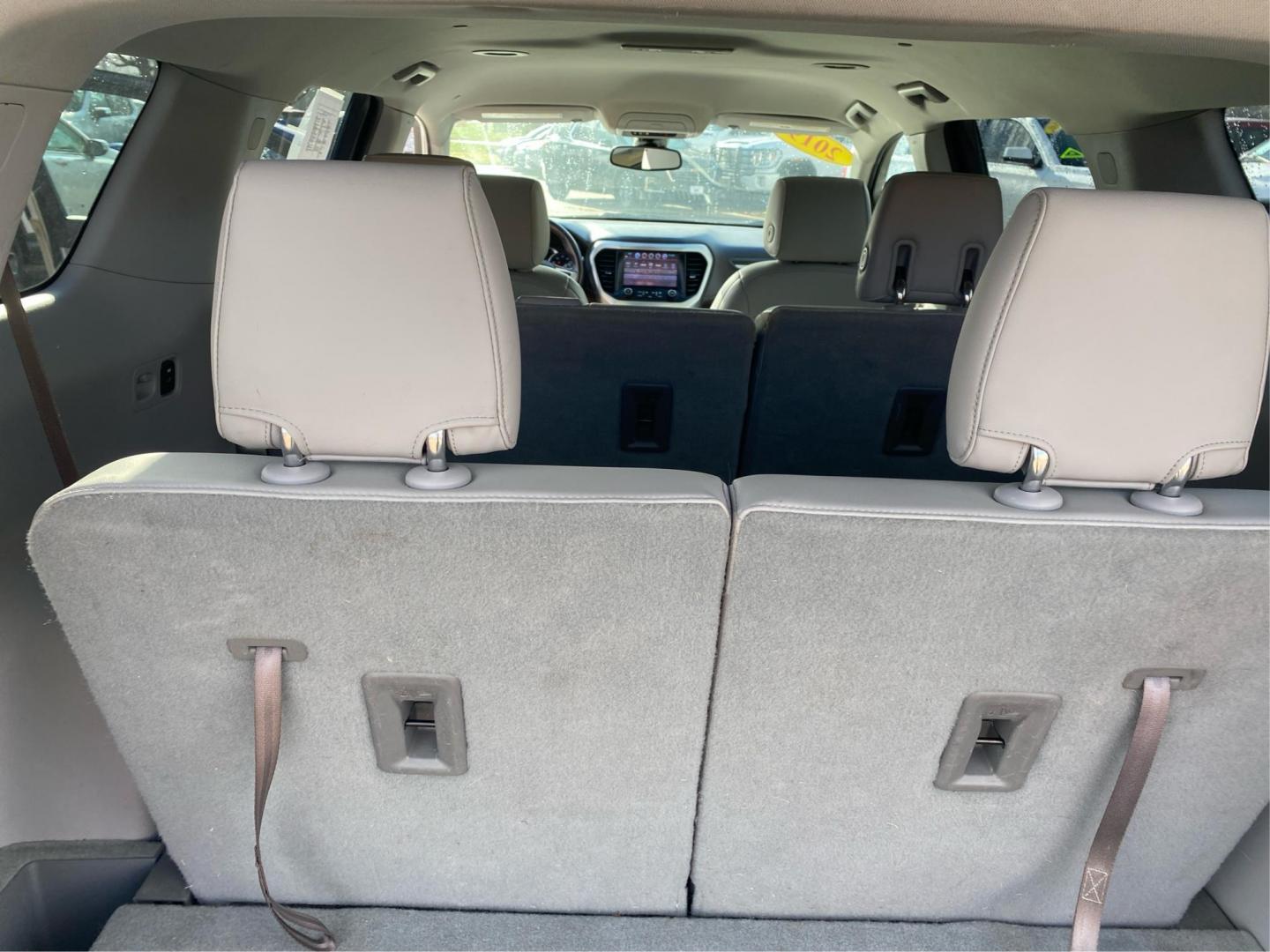 2019 SILVER GMC ACADIA SLT-2 (1GKKNNLS5KZ) with an 3.6L engine, Automatic transmission, located at 908 SE 14th Street, Des Moines, IA, 50317, (515) 281-0330, 41.580303, -93.597046 - Photo#12