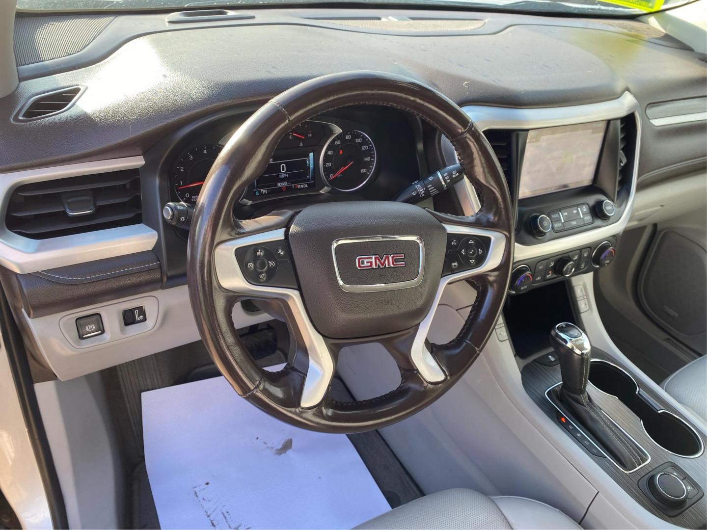 2019 SILVER GMC ACADIA SLT-2 (1GKKNNLS5KZ) with an 3.6L engine, Automatic transmission, located at 908 SE 14th Street, Des Moines, IA, 50317, (515) 281-0330, 41.580303, -93.597046 - Photo#16