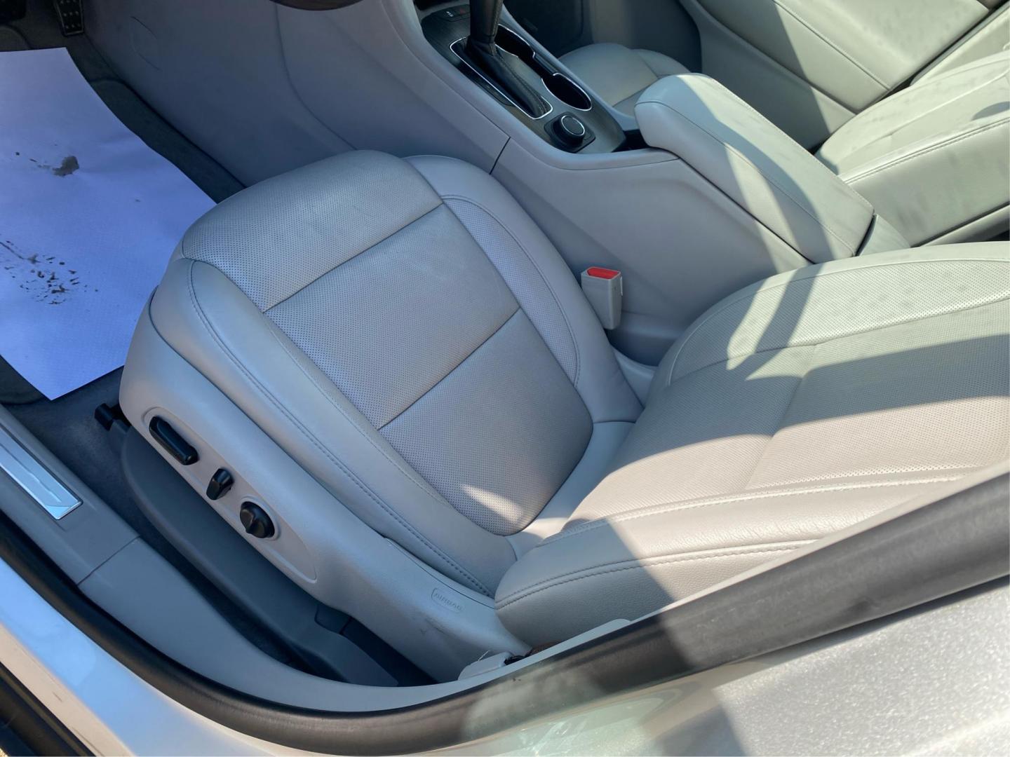 2019 SILVER GMC ACADIA SLT-2 (1GKKNNLS5KZ) with an 3.6L engine, Automatic transmission, located at 908 SE 14th Street, Des Moines, IA, 50317, (515) 281-0330, 41.580303, -93.597046 - Photo#18