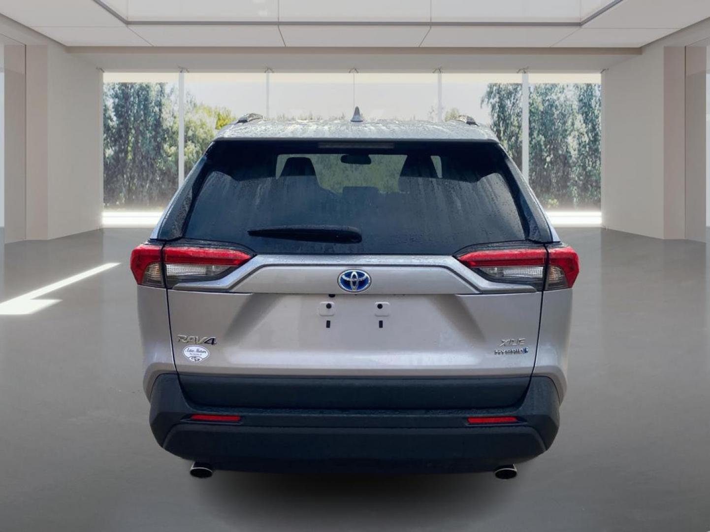 2022 SILVER TOYOTA RAV4 XLE PREMIUM (4T3B6RFV8NU) with an 2.5L engine, Continuously Variable transmission, located at 908 SE 14th Street, Des Moines, IA, 50317, (515) 281-0330, 41.580303, -93.597046 - Photo#3