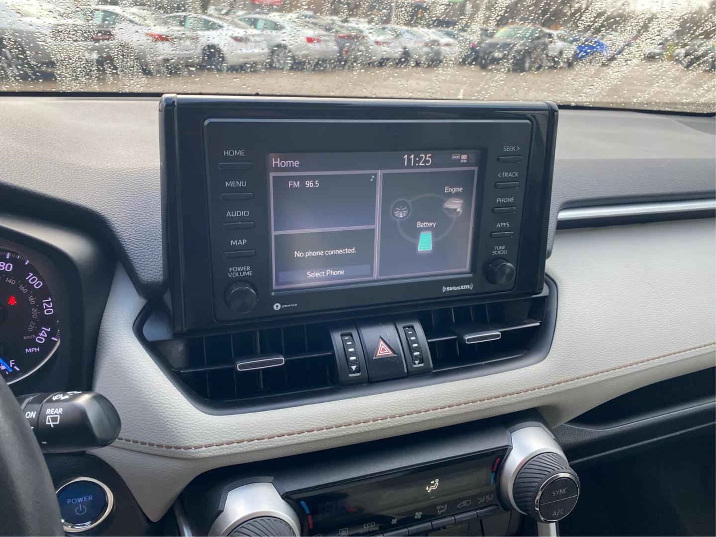 2022 SILVER TOYOTA RAV4 XLE PREMIUM (4T3B6RFV8NU) with an 2.5L engine, Continuously Variable transmission, located at 908 SE 14th Street, Des Moines, IA, 50317, (515) 281-0330, 41.580303, -93.597046 - Photo#13