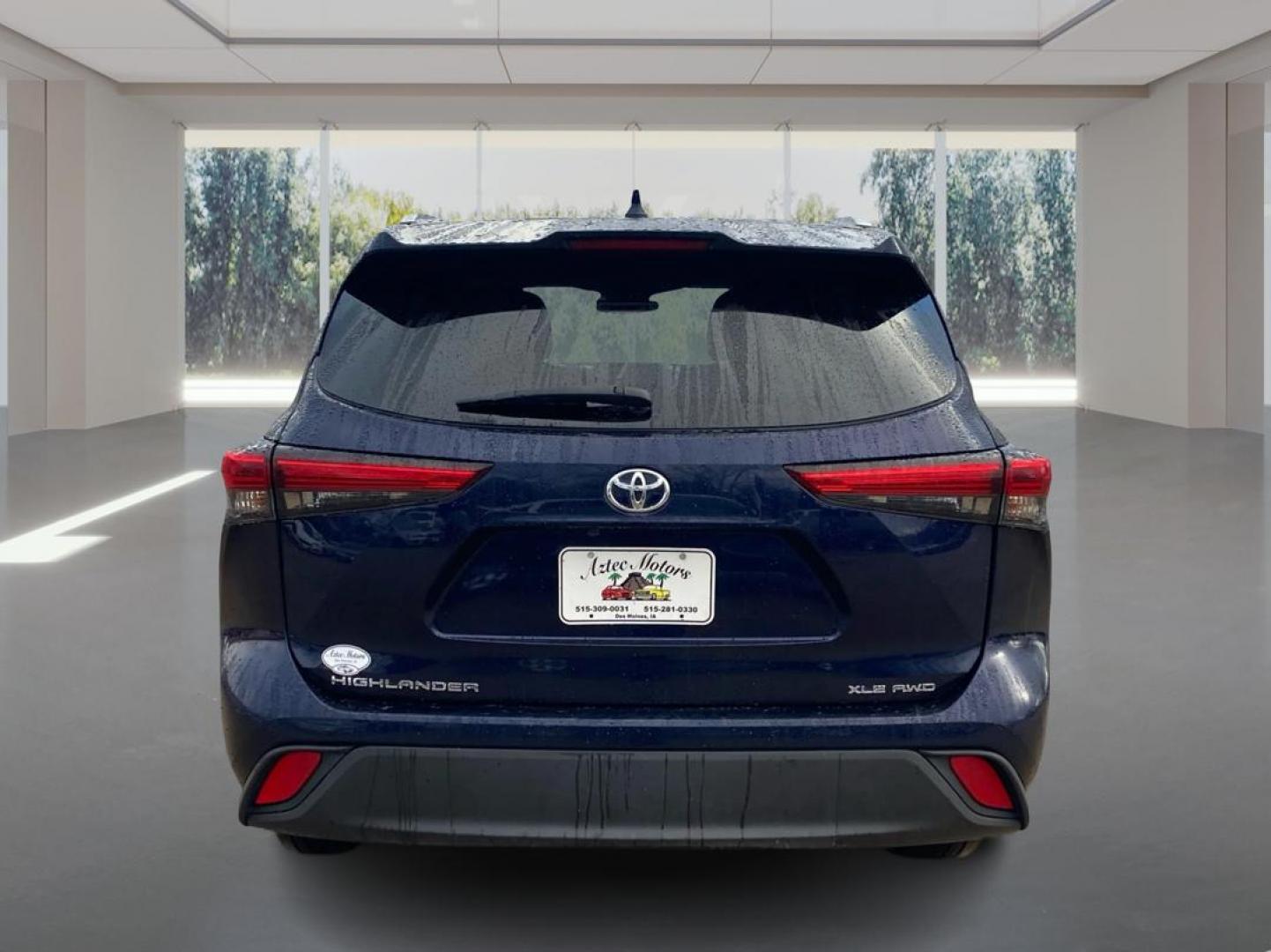2021 BLUE TOYOTA HIGHLANDER XLE (5TDGZRBH4MS) with an 3.5L engine, Automatic transmission, located at 908 SE 14th Street, Des Moines, IA, 50317, (515) 281-0330, 41.580303, -93.597046 - Photo#3