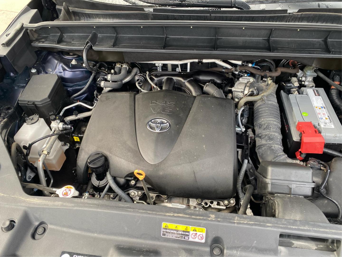 2021 BLUE TOYOTA HIGHLANDER XLE (5TDGZRBH4MS) with an 3.5L engine, Automatic transmission, located at 908 SE 14th Street, Des Moines, IA, 50317, (515) 281-0330, 41.580303, -93.597046 - Photo#10