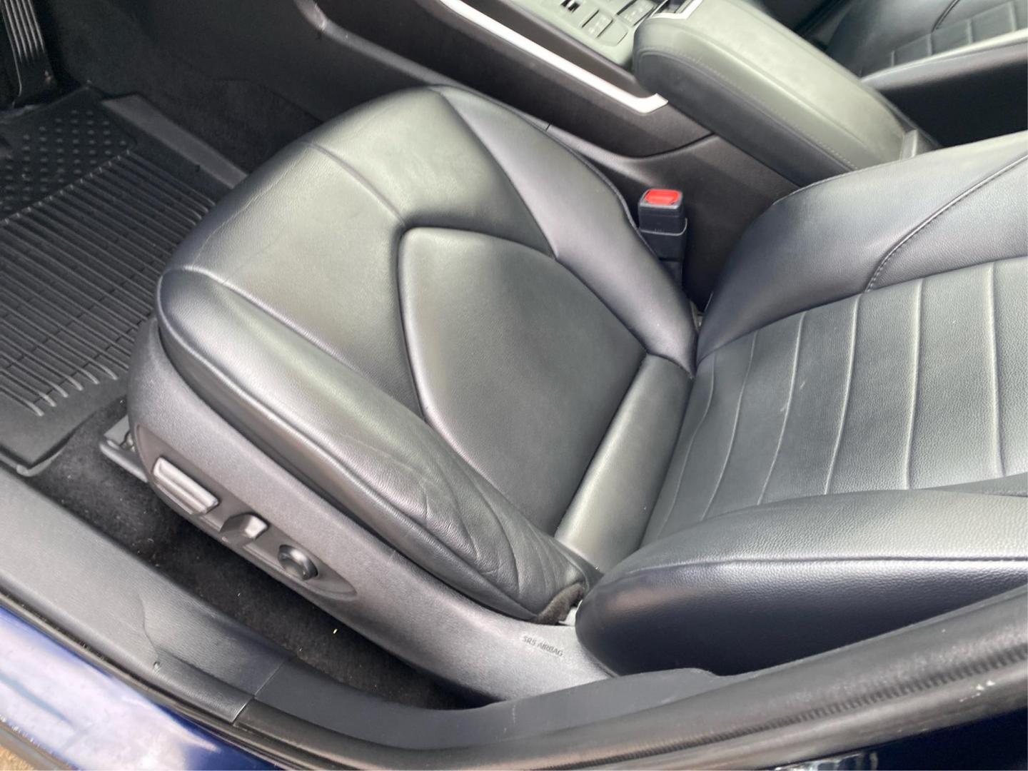 2021 BLUE TOYOTA HIGHLANDER XLE (5TDGZRBH4MS) with an 3.5L engine, Automatic transmission, located at 908 SE 14th Street, Des Moines, IA, 50317, (515) 281-0330, 41.580303, -93.597046 - Photo#18