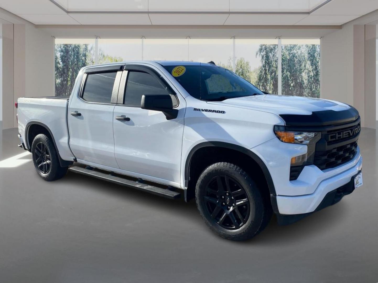 2022 WHITE CHEVROLET SILVERADO 1500 CUSTOM (1GCPDBEK8NZ) with an 2.7L engine, Automatic transmission, located at 908 SE 14th Street, Des Moines, IA, 50317, (515) 281-0330, 41.580303, -93.597046 - Photo#0