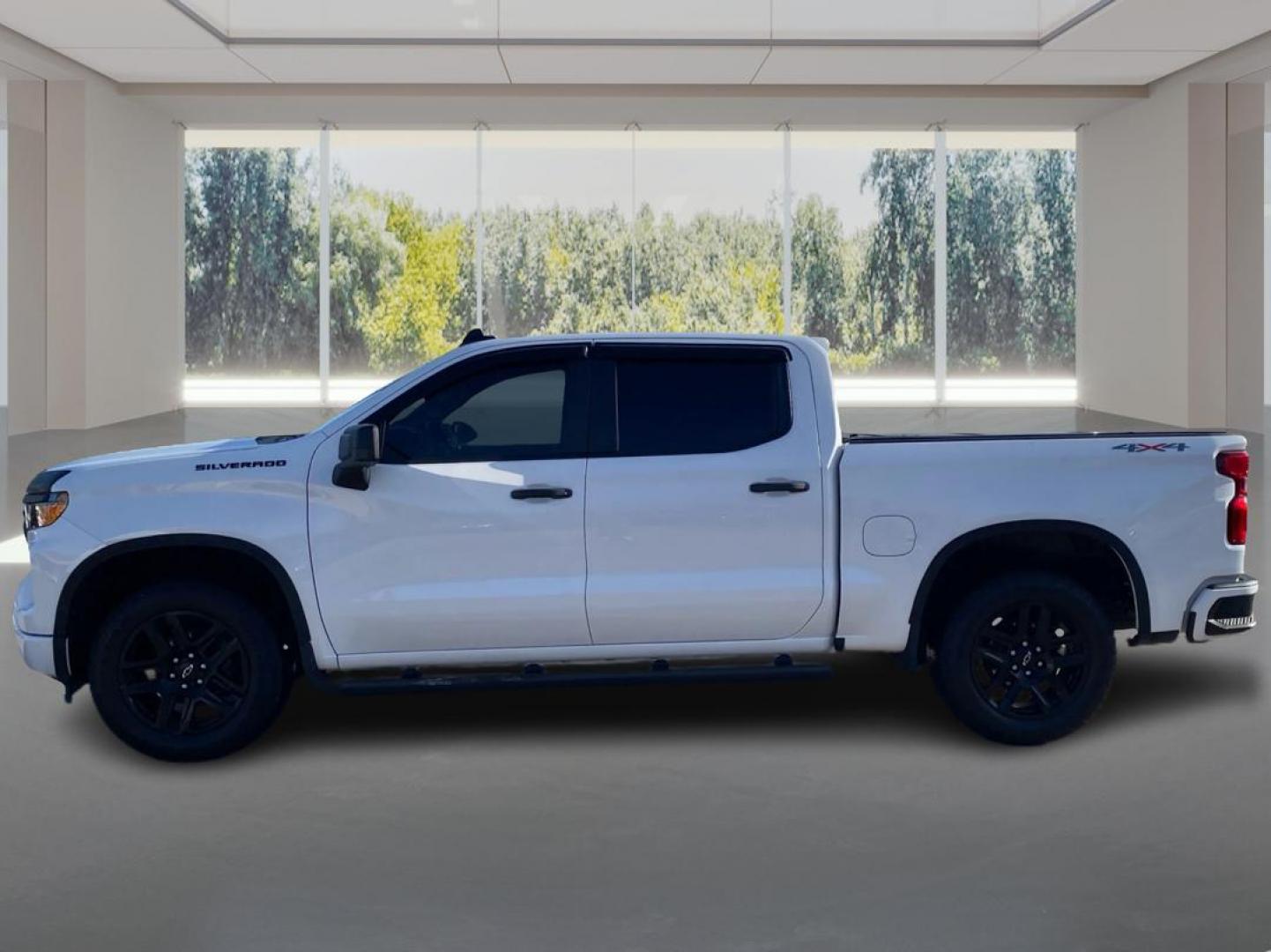 2022 WHITE CHEVROLET SILVERADO 1500 CUSTOM (1GCPDBEK8NZ) with an 2.7L engine, Automatic transmission, located at 908 SE 14th Street, Des Moines, IA, 50317, (515) 281-0330, 41.580303, -93.597046 - Photo#5