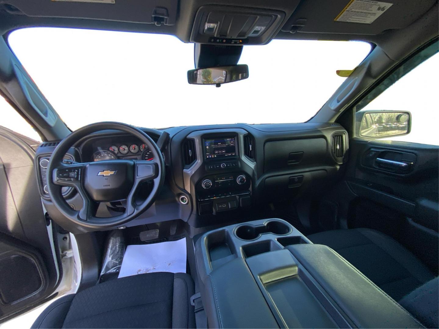 2022 WHITE CHEVROLET SILVERADO 1500 CUSTOM (1GCPDBEK8NZ) with an 2.7L engine, Automatic transmission, located at 908 SE 14th Street, Des Moines, IA, 50317, (515) 281-0330, 41.580303, -93.597046 - Photo#21