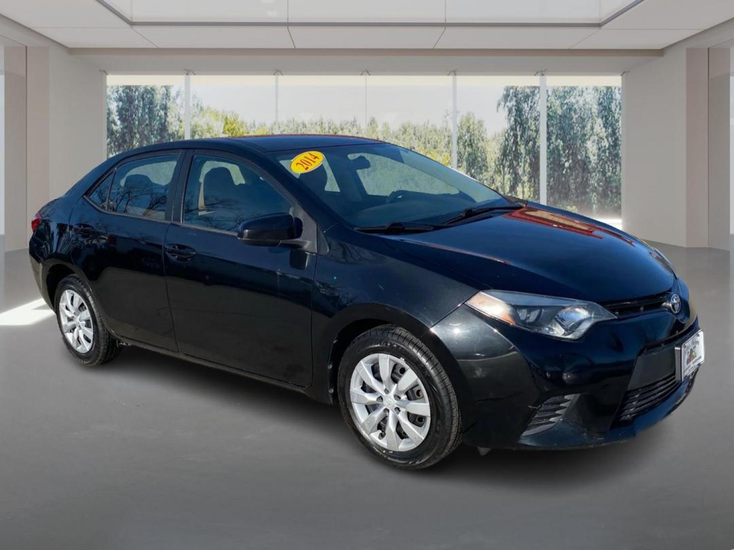 2014 Toyota Corolla LE's photo