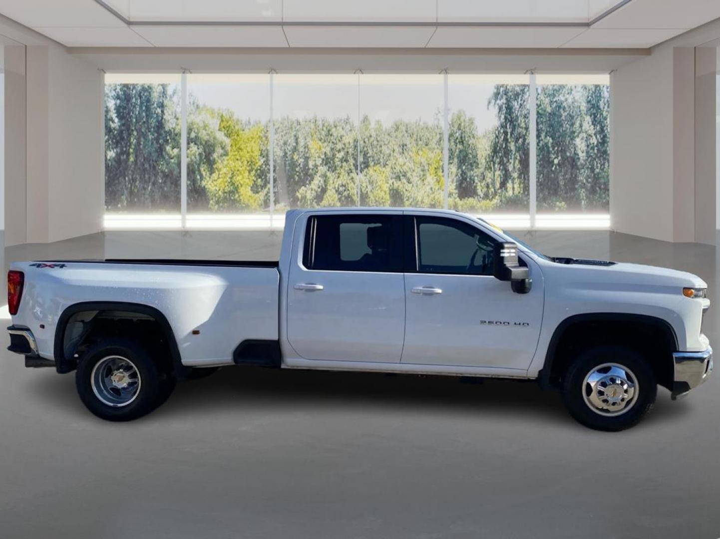 2024 WHITE CHEVROLET SILVERADO 3500 LT (1GC4YTEY1RF) with an 6.6L engine, Automatic transmission, located at 908 SE 14th Street, Des Moines, IA, 50317, (515) 281-0330, 41.580303, -93.597046 - Photo#1