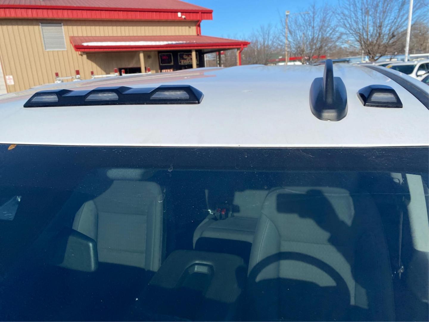 2024 WHITE CHEVROLET SILVERADO 3500 LT (1GC4YTEY1RF) with an 6.6L engine, Automatic transmission, located at 908 SE 14th Street, Des Moines, IA, 50317, (515) 281-0330, 41.580303, -93.597046 - Photo#11