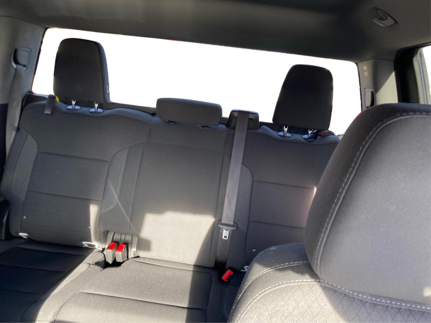 2024 WHITE CHEVROLET SILVERADO 3500 LT (1GC4YTEY1RF) with an 6.6L engine, Automatic transmission, located at 908 SE 14th Street, Des Moines, IA, 50317, (515) 281-0330, 41.580303, -93.597046 - Photo#13