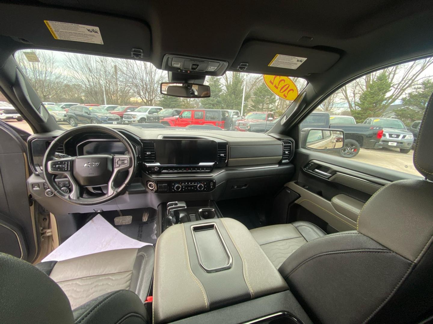 2022 TAN CHEVROLET SILVERADO 1500 ZR2 (3GCUDHEL4NG) with an 6.2L engine, Automatic transmission, located at 908 SE 14th Street, Des Moines, IA, 50317, (515) 281-0330, 41.580303, -93.597046 - Photo#17