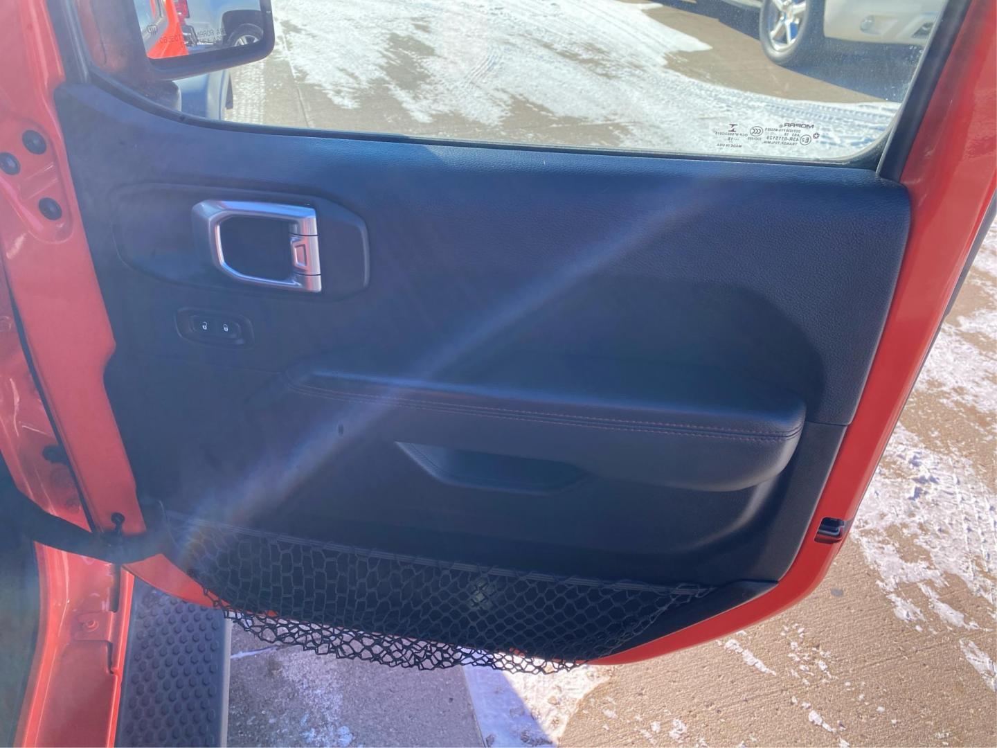 2018 ORANGE JEEP WRANGLER RUBICON (1C4HJXCG6JW) with an 3.6L engine, Automatic transmission, located at 908 SE 14th Street, Des Moines, IA, 50317, (515) 281-0330, 41.580303, -93.597046 - Photo#18