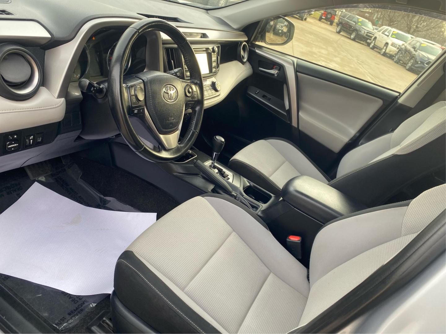 2018 SILVER TOYOTA RAV4 HV LE (JTMRJREV8JD) with an 2.5L engine, Continuously Variable transmission, located at 908 SE 14th Street, Des Moines, IA, 50317, (515) 281-0330, 41.580303, -93.597046- Photo#8
