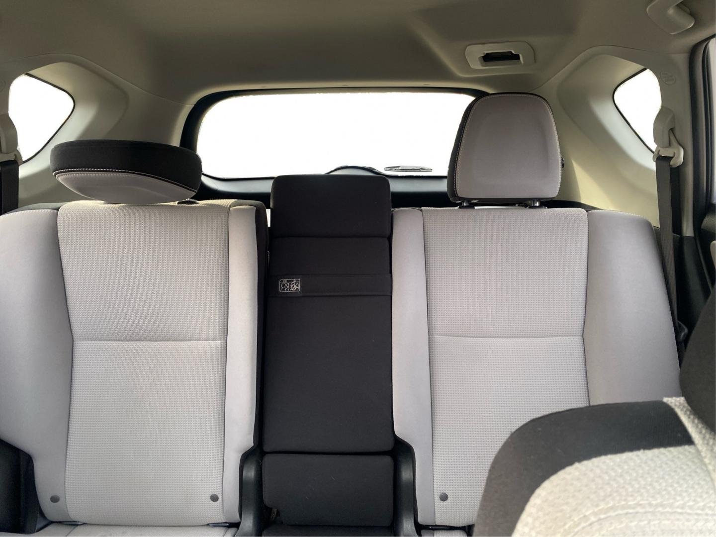 2018 SILVER TOYOTA RAV4 HV LE (JTMRJREV8JD) with an 2.5L engine, Continuously Variable transmission, located at 908 SE 14th Street, Des Moines, IA, 50317, (515) 281-0330, 41.580303, -93.597046- Photo#14