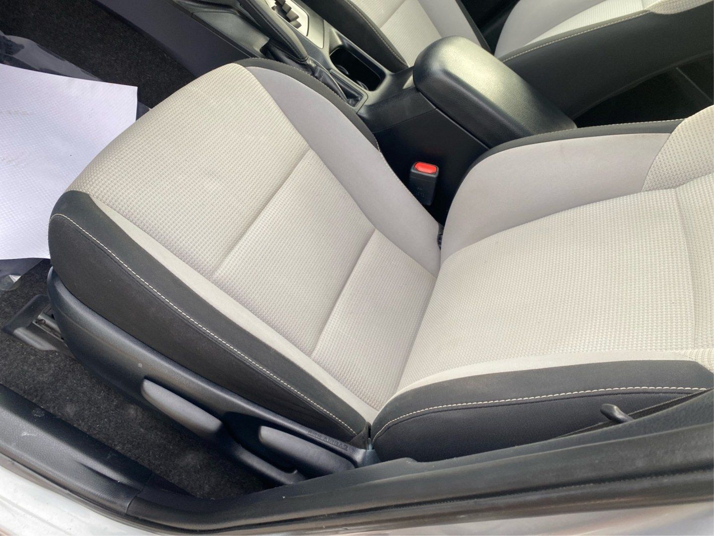 2018 SILVER TOYOTA RAV4 HV LE (JTMRJREV8JD) with an 2.5L engine, Continuously Variable transmission, located at 908 SE 14th Street, Des Moines, IA, 50317, (515) 281-0330, 41.580303, -93.597046- Photo#18