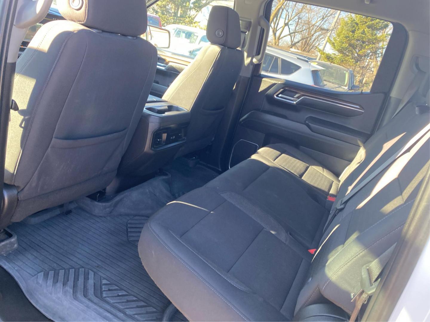 2023 WHITE CHEVROLET SILVERADO 1500 LT TRAIL BOSS (3GCUDFED2PG) with an 5.3L engine, Automatic transmission, located at 908 SE 14th Street, Des Moines, IA, 50317, (515) 281-0330, 41.580303, -93.597046 - Photo#9