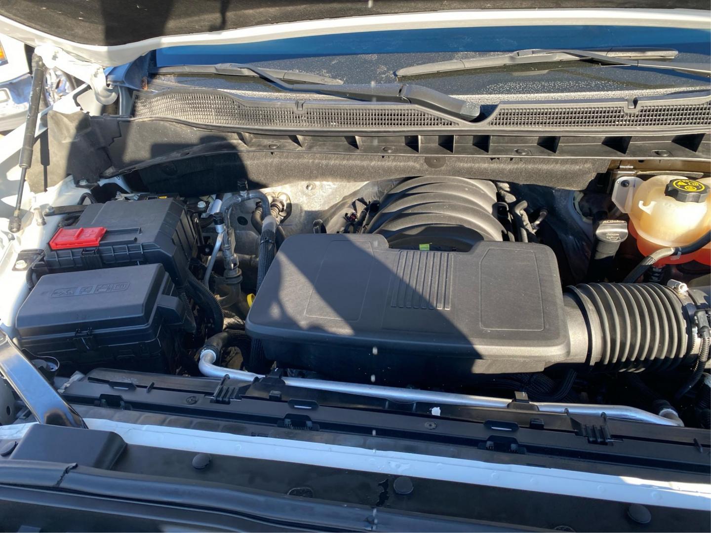 2023 WHITE CHEVROLET SILVERADO 1500 LT TRAIL BOSS (3GCUDFED2PG) with an 5.3L engine, Automatic transmission, located at 908 SE 14th Street, Des Moines, IA, 50317, (515) 281-0330, 41.580303, -93.597046 - Photo#10