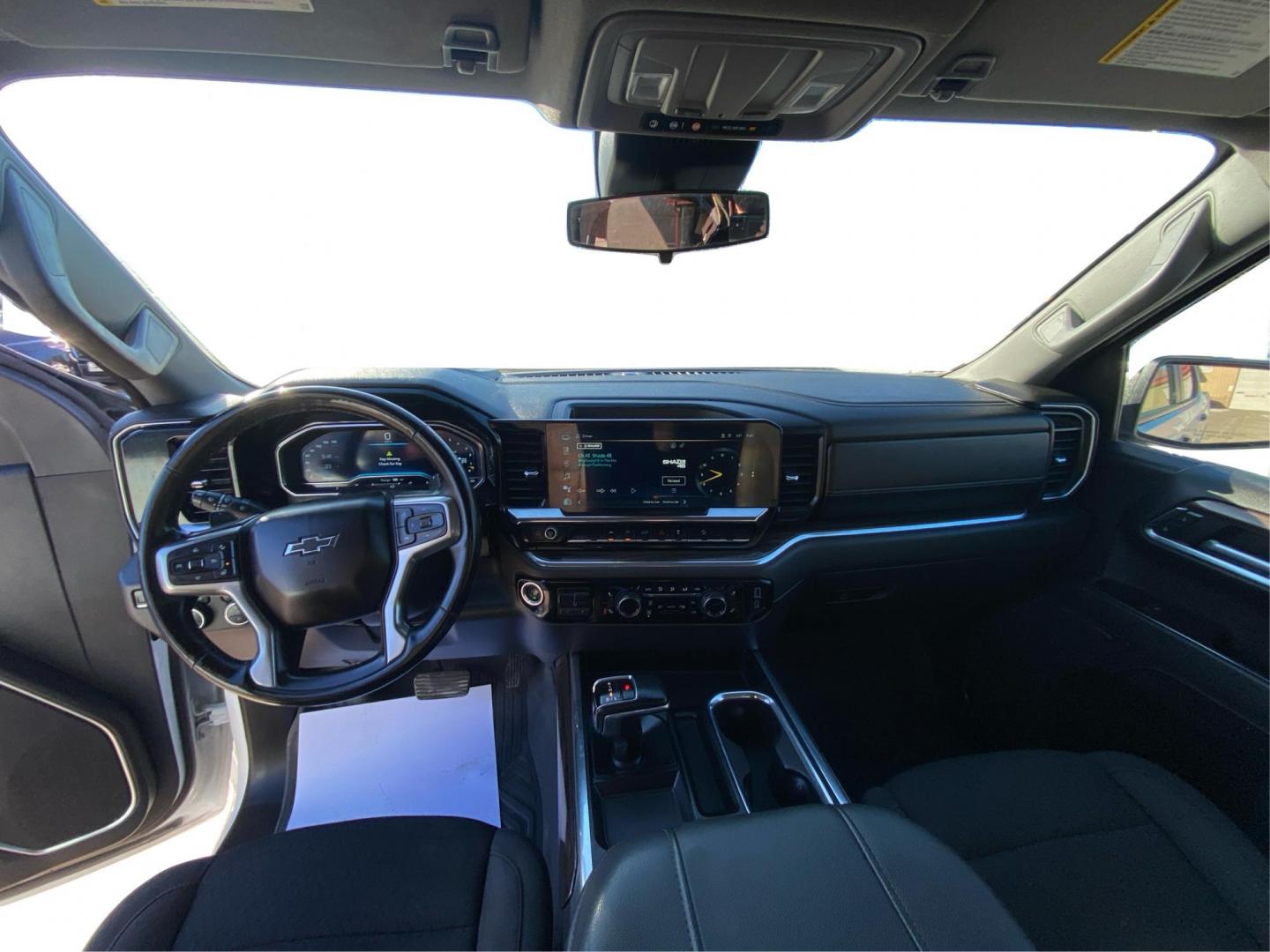 2023 WHITE CHEVROLET SILVERADO 1500 LT TRAIL BOSS (3GCUDFED2PG) with an 5.3L engine, Automatic transmission, located at 908 SE 14th Street, Des Moines, IA, 50317, (515) 281-0330, 41.580303, -93.597046 - Photo#21