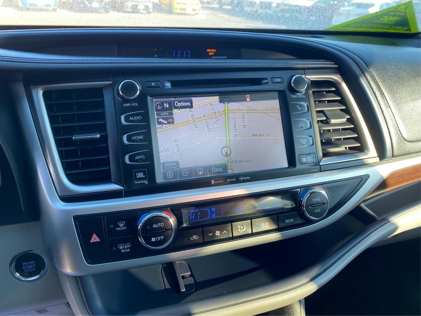 2016 SILVER TOYOTA HIGHLANDER LIMITED (5TDDKRFH2GS) with an 3.5L engine, Automatic transmission, located at 908 SE 14th Street, Des Moines, IA, 50317, (515) 281-0330, 41.580303, -93.597046 - Photo#13