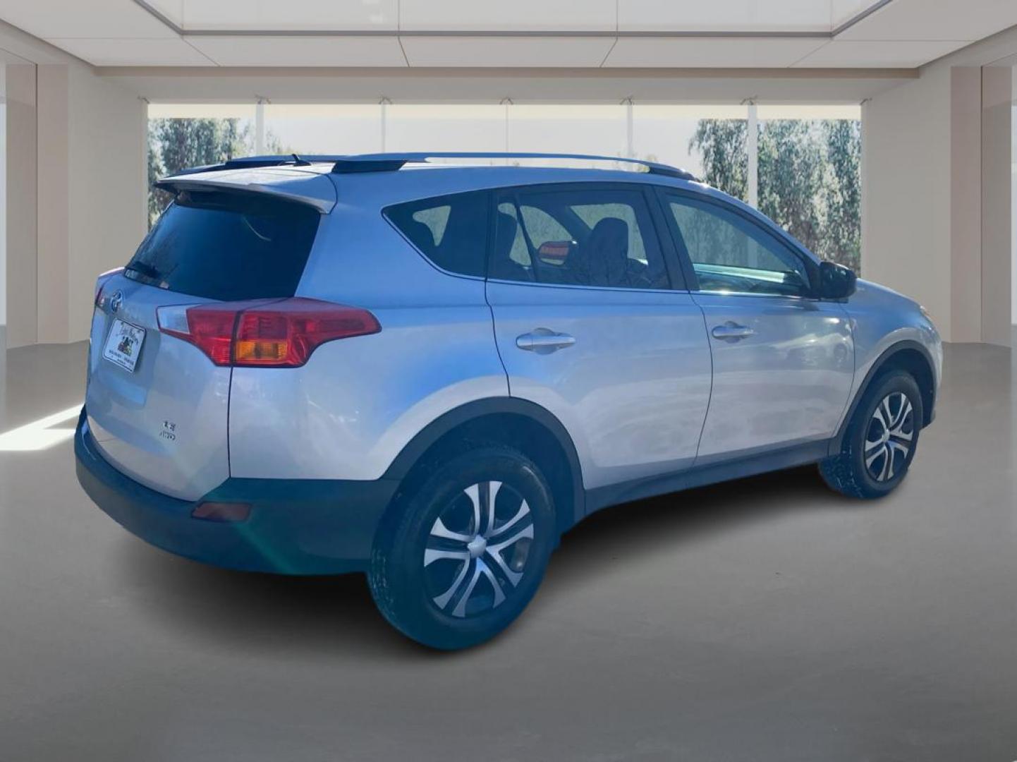 2015 SILVER TOYOTA RAV4 LE (2T3BFREV1FW) with an 2.5L engine, Automatic transmission, located at 908 SE 14th Street, Des Moines, IA, 50317, (515) 281-0330, 41.580303, -93.597046 - Photo#2