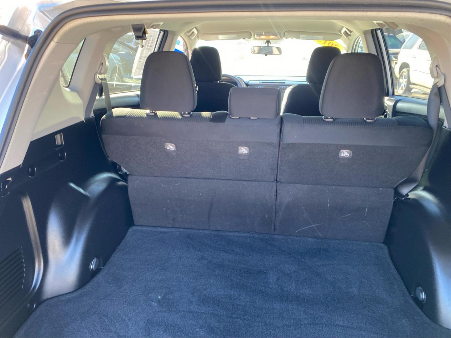 2015 SILVER TOYOTA RAV4 LE (2T3BFREV1FW) with an 2.5L engine, Automatic transmission, located at 908 SE 14th Street, Des Moines, IA, 50317, (515) 281-0330, 41.580303, -93.597046 - Photo#12