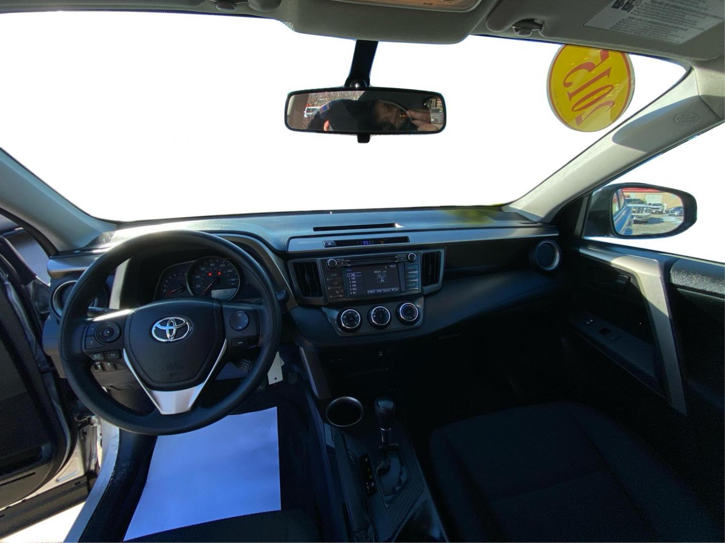 2015 SILVER TOYOTA RAV4 LE (2T3BFREV1FW) with an 2.5L engine, Automatic transmission, located at 908 SE 14th Street, Des Moines, IA, 50317, (515) 281-0330, 41.580303, -93.597046 - Photo#22