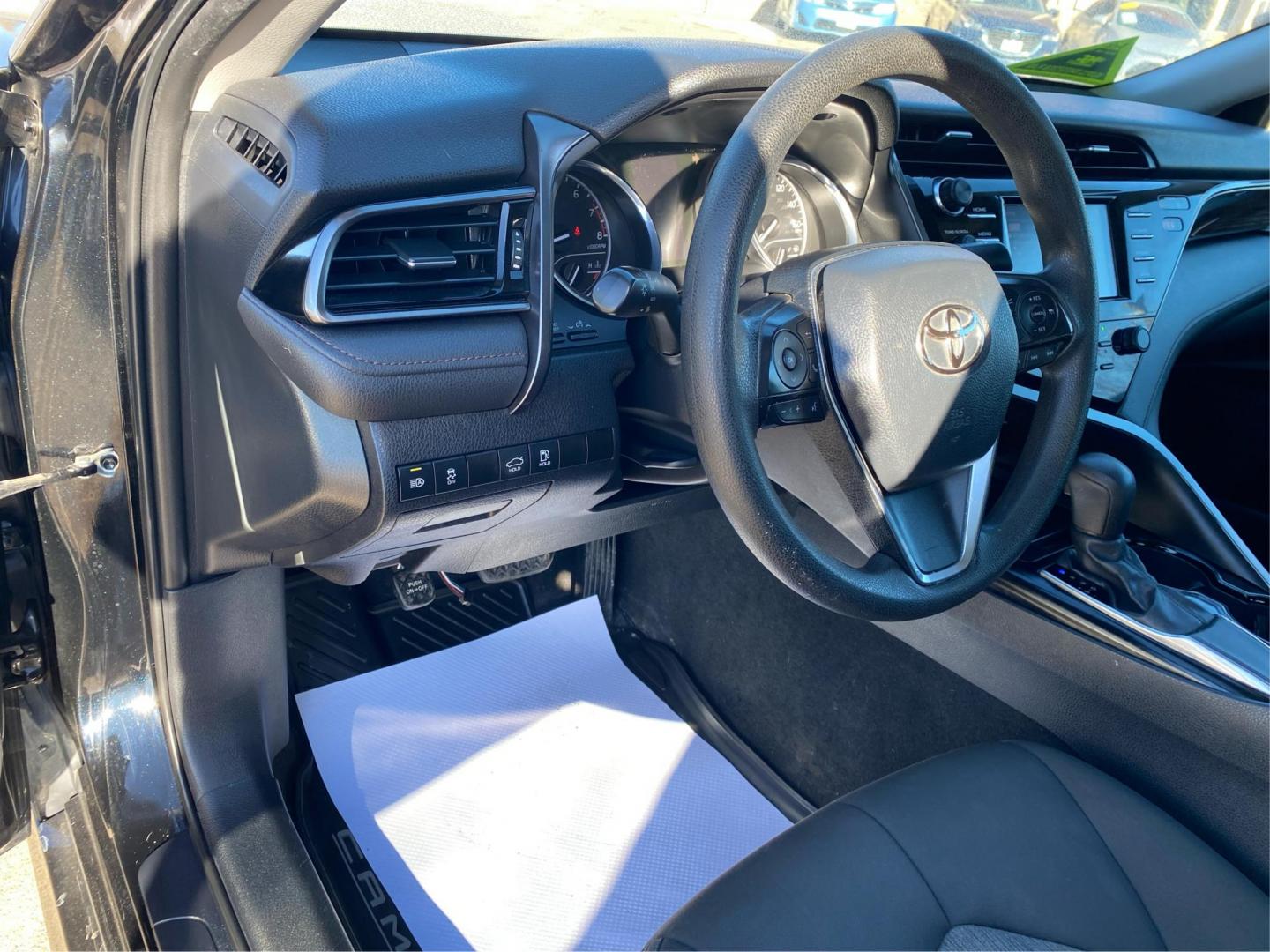 2020 BLACK TOYOTA CAMRY LE (4T1C11AK3LU) with an 2.5L engine, Automatic transmission, located at 908 SE 14th Street, Des Moines, IA, 50317, (515) 281-0330, 41.580303, -93.597046 - Photo#17