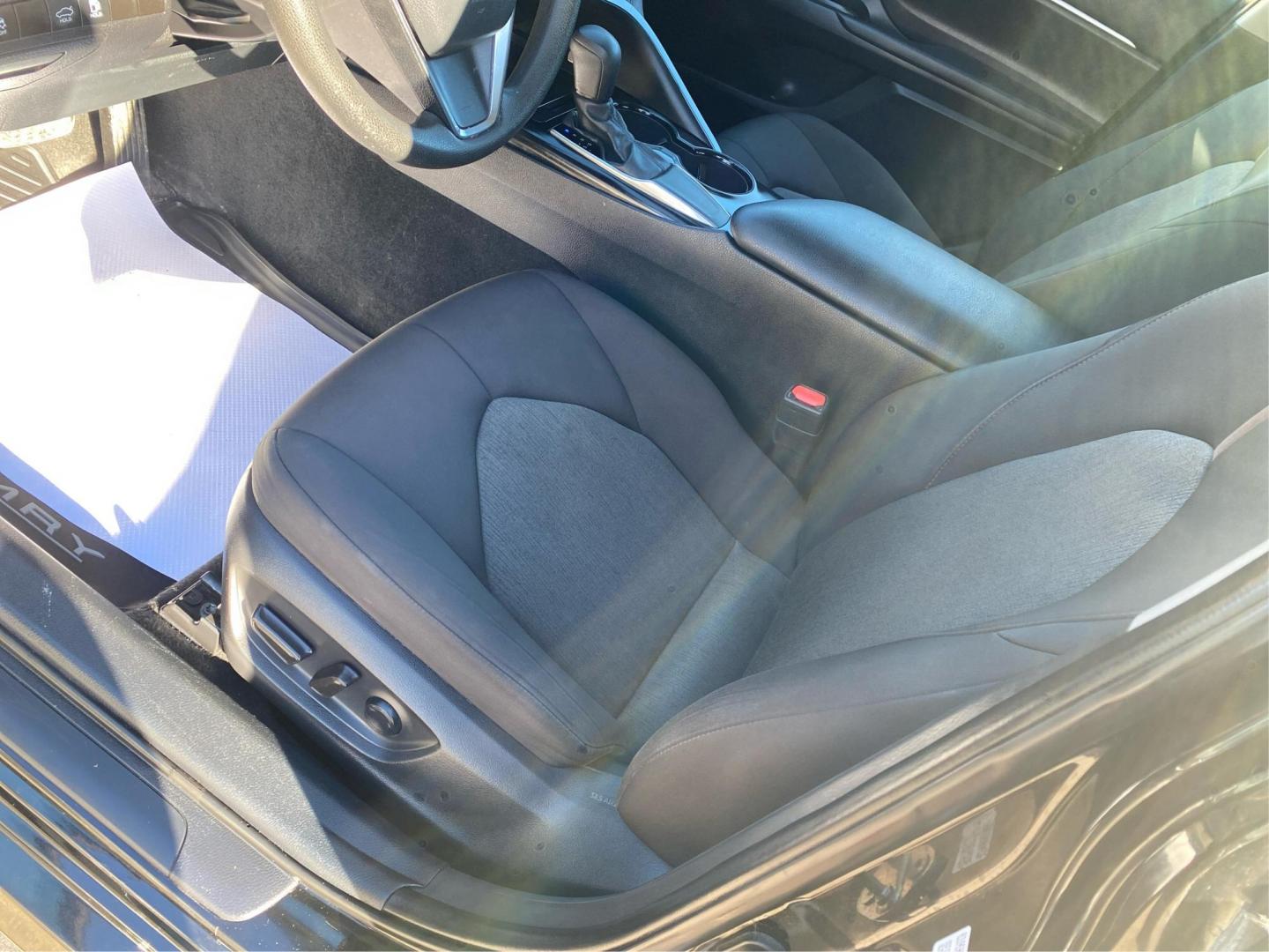 2020 BLACK TOYOTA CAMRY LE (4T1C11AK3LU) with an 2.5L engine, Automatic transmission, located at 908 SE 14th Street, Des Moines, IA, 50317, (515) 281-0330, 41.580303, -93.597046 - Photo#18